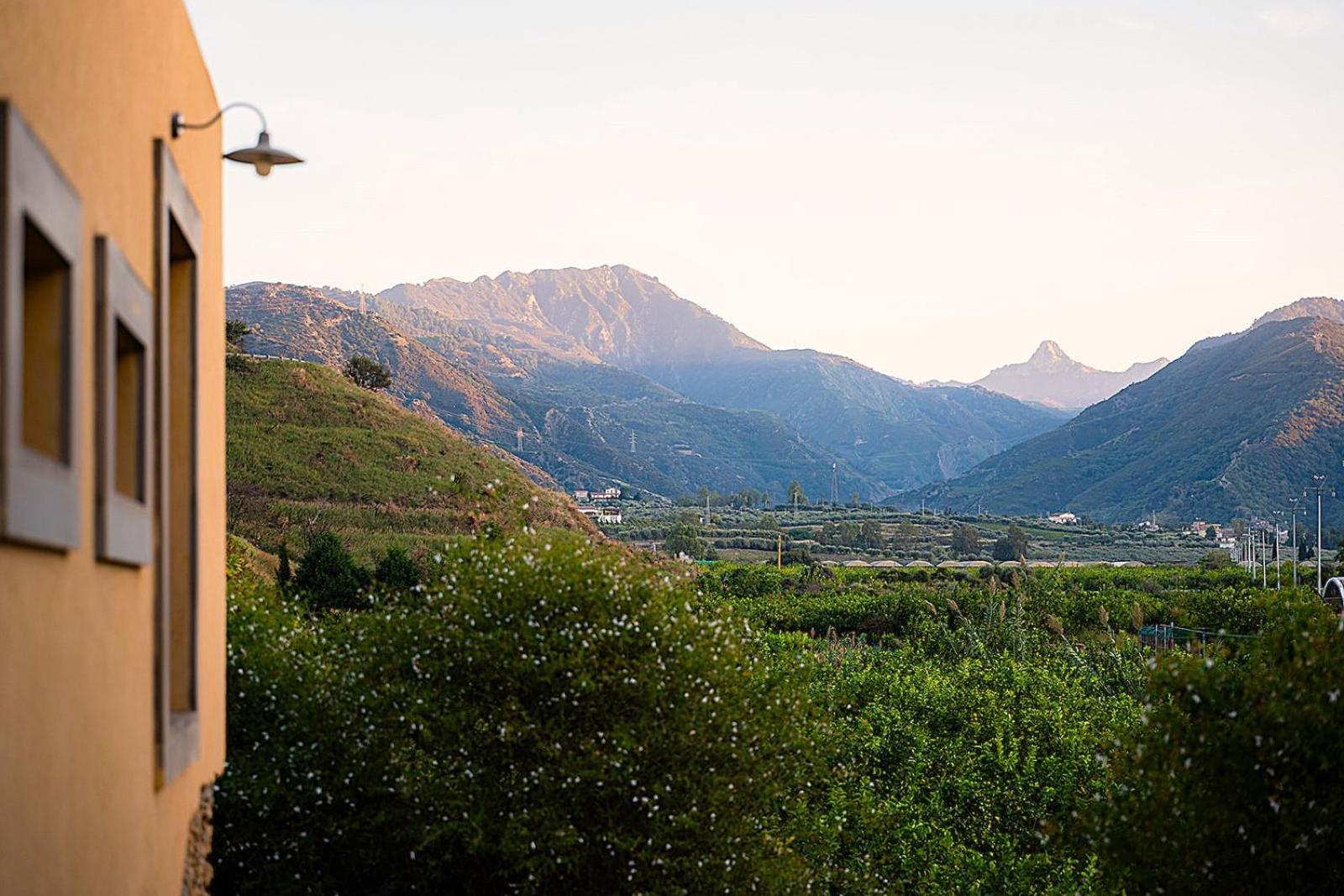 Bioagriturismo Antica Sena Milici Eksteriør billede