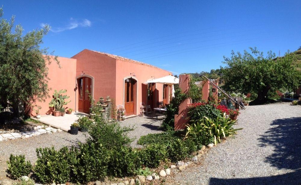 Bioagriturismo Antica Sena Milici Eksteriør billede
